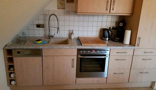 2 room apartment with balcony, quiet, 15 min. walk to the sea