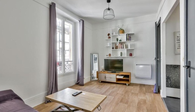 2 room flat in the heart of Montmartre
