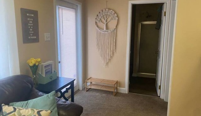 2 Separate Units in one Building w/Private Entrances and Parking