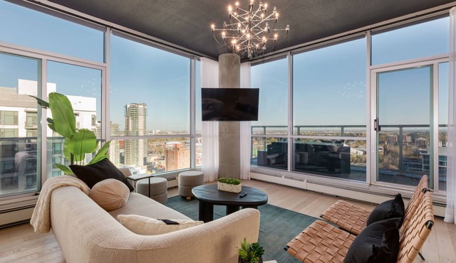 2-Storey PH Pano Views+2 Terraces|Parking|Soaker Tub