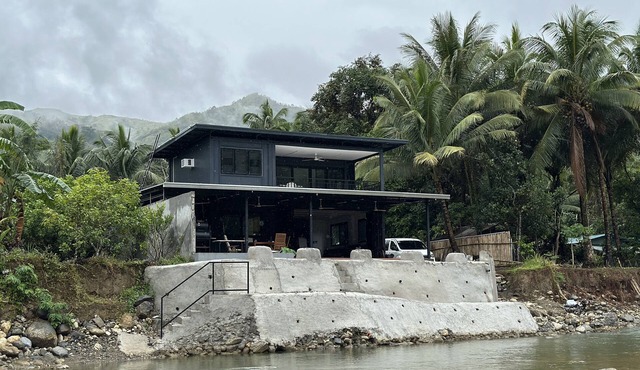 2 storey Prefab Container Vacation Home-Full Mountain View and River access