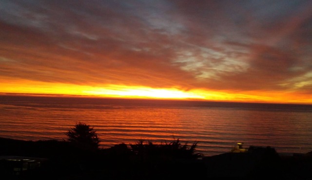 2-story duplex with 2 bathrooms and 2 terraces overlooking the sea from Horcon to Zapallar