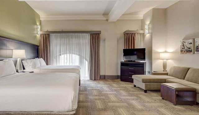2 Unique Suites w/Kitchen in Restored 1904 Landmark Near Museums