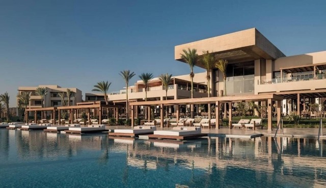 2-Unit Oasis with Queen Beds by Marsa Bay – Perfect for Families or Couples