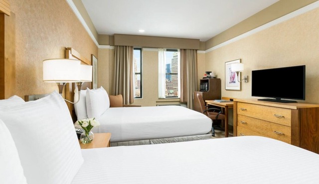 2 Units in Convenient Location! Walking Distance to Grand Central Station!