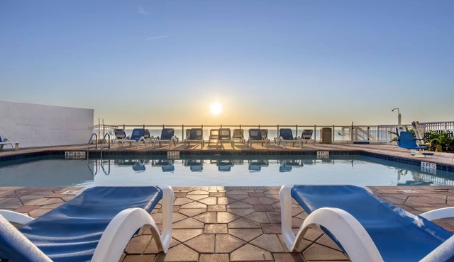 2 Units | Inviting Family Stay | Ocean Views, Beachside Fun & Local Attractions