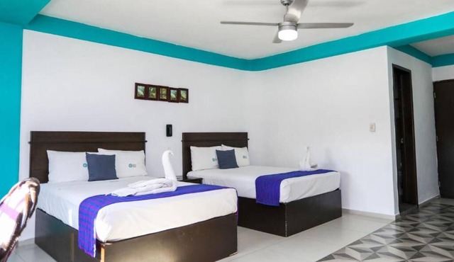 2 Units | Modern Tile-Floor Room w/Secure Comfort in Central Cancún Location