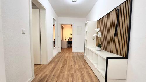 2-Zimmer-Wohnung-Küche-Bad-Terrasse, Bahnhofsnähe