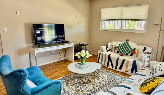 20%OFF! Chic Home with Expansive big Backyard