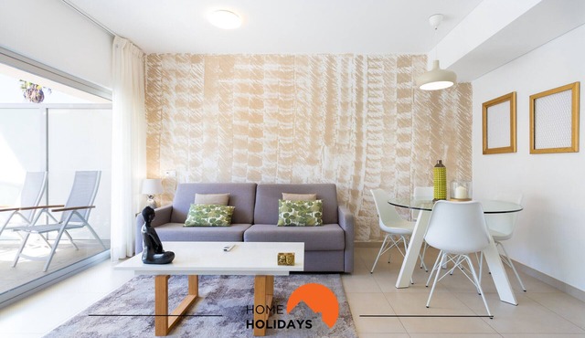 #200 Panoramic Flat by Home Holidays