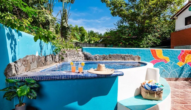 200 steps from the beach! Private 3BR Pool AC Wifi