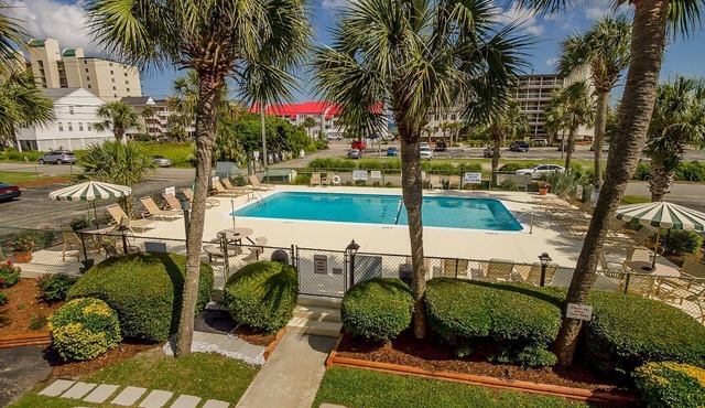👓200 steps to beach. CLEAN, quiet residential get away! Near Barefoot Landing!