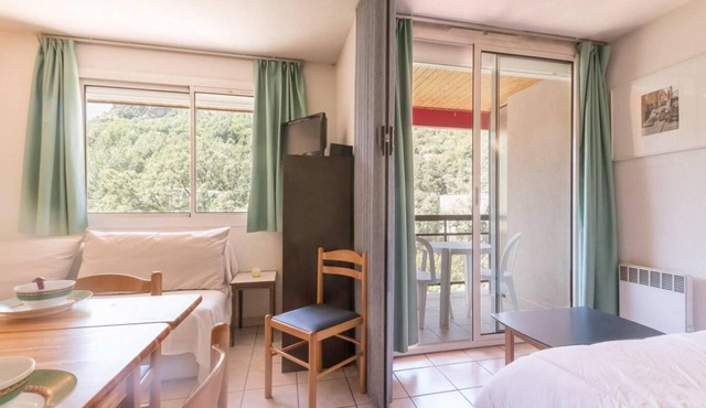 200m from resort center, 3rd floor, balcony, tv, 30m², Serre Chevalier