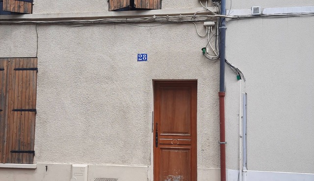 20mn de Paris Champs-élysées, Triplex 4 Personnes au Centre Ville 5mn du RER