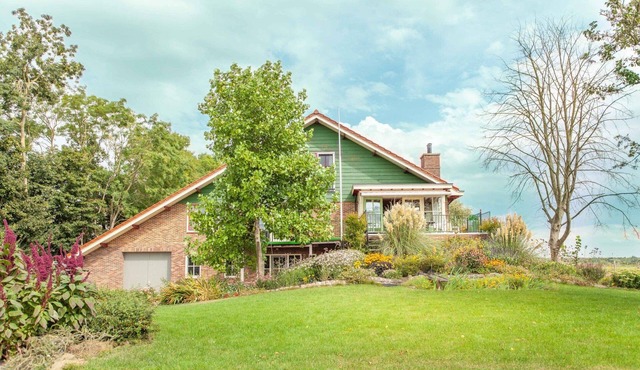20P 6B Beautiful house in Nature