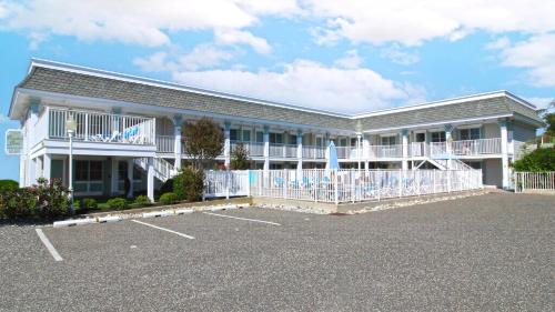 211 Beach Ave Unit 6