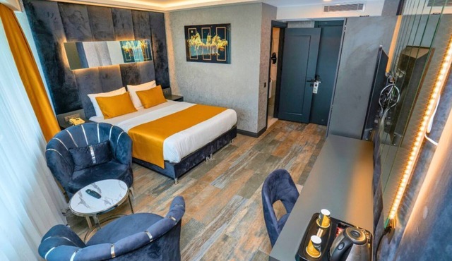216 Silver Suite