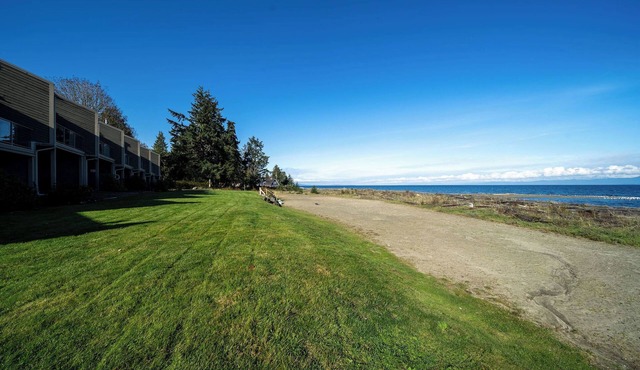 #219 Lower Beach View Suite at Shorewater Resort, Qualicum Beach
