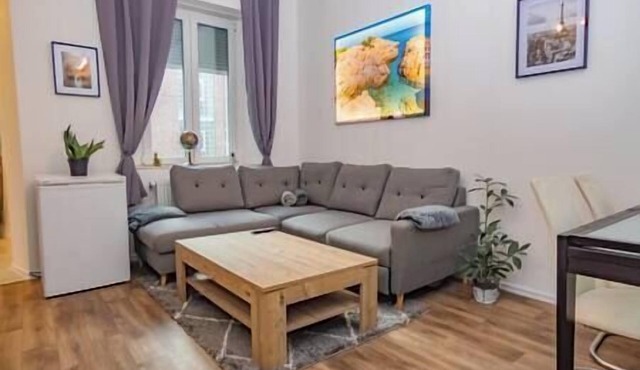 #221 Lux-flat Neuss/D-messe/Netflix&amazon Prime/8 Personen