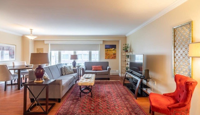 223 Lovely Waterfront Apartment with AC