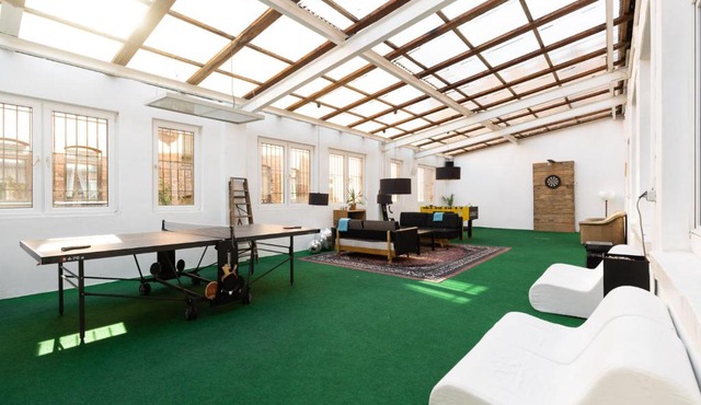 230 m2 Loft mit eigenem Wintergarten mit Tischtennis & Dart, kostenloser Parkplatz