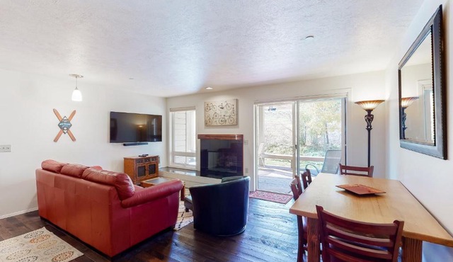 2498 Indian Springs