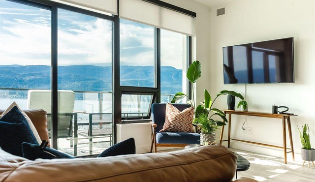 24th Floor Panoramic Penthouse in DT Kelowna With Amazing Views; Huge, Brand-new