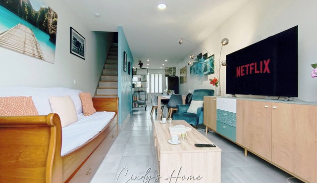 25 min from Paris city center/Parking & quiet neighborhood
