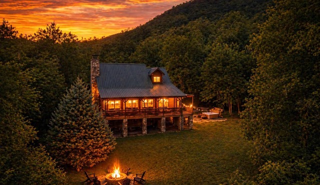 ✨ 25% Off Private Mountain View Cabin With Hot Tub “⭐ Guest Favorite" rated Top 1% of all Airbnb properties Fire Pit Porch Swing Hammock & Close to WCU (3 Mi), Sylva dining, pubs, shopping, the Blue Ridge Parkway, and many adventures.