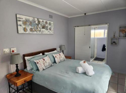 25 ON Main Struisbaai