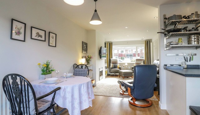 25 Resbury Close