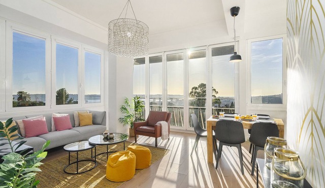 270 Panoramic View Premium Apartment