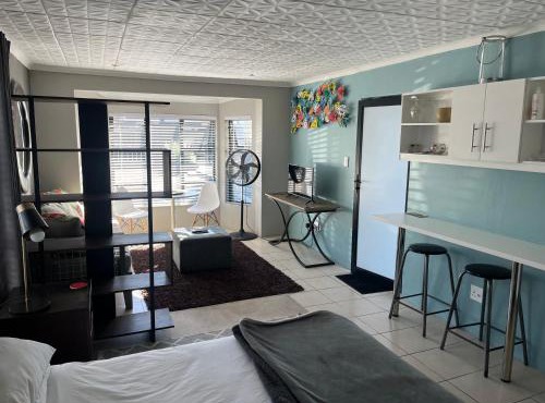 28 on Symonds Luxstudio 4