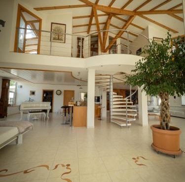 280m2 Luxus Loft Atrium-X mit 60m2 Terrasse