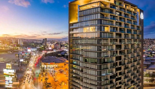 ♤2B&2B at Adamant tower luxury. 75 inch TV & A/C