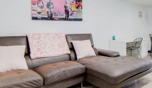 2B/2B, Free Parking, South Beach, 1 Block 2 Beach