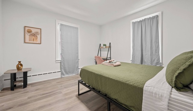 2bd/1ba near downtown- 4 mins to Trinity College