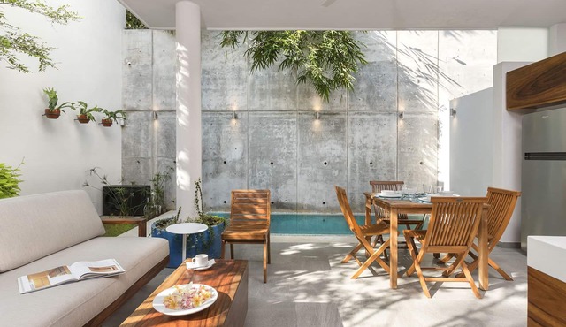 2BDR 2.5Bath Vacation House w/Private Pool Steps from the Beach