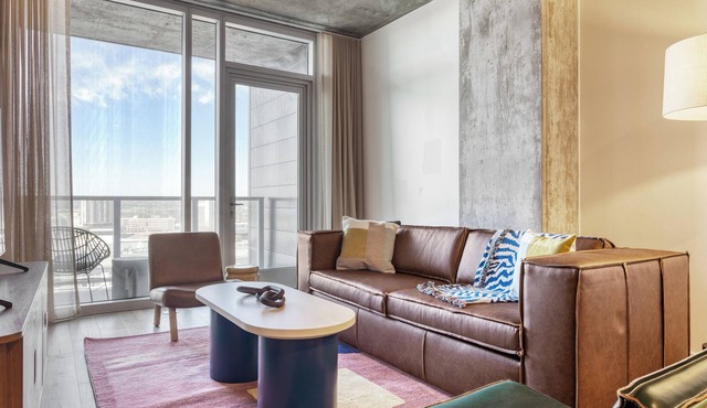 2BDR Condo w/Luxe Amenities in Downtown | Natiivo
