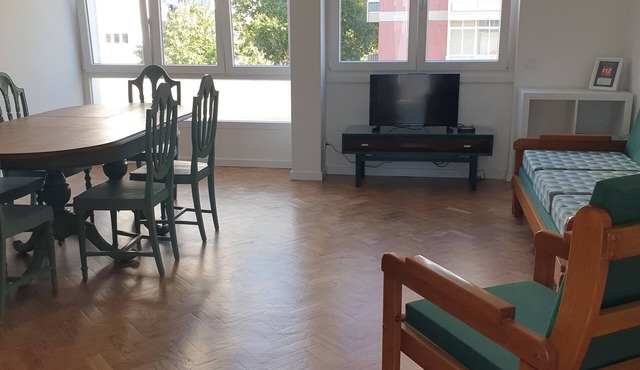 2BDR Flat 5min walk to subway & green park