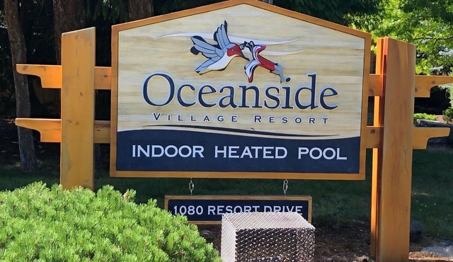 2bdrm 2bath Cottage w/indoor pool 5 min from beach