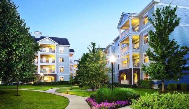 2Bed/2Bath Deluxe Condo in Nashville Near the Grand Ole Opry!