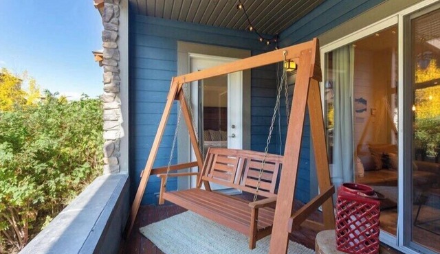 2Bed/2Bath Mountain Getaway with Pool/Hot Tub