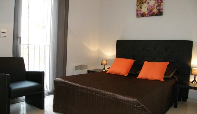2bed, large garden, 6pers, wifi parking 2km sea 67m2, ok vacation vouchers animals