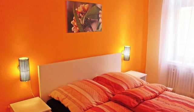 2Bed Old Town Apt Sleeps 6 - Rooftop Terrace, Wifi