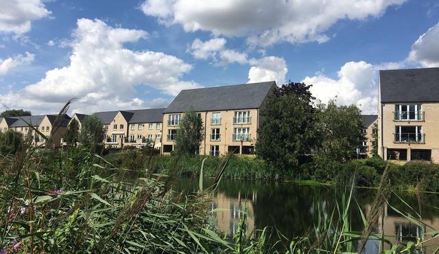 2BR &2 Bath Riverside Penthouse 2 Parking View Near St Neots