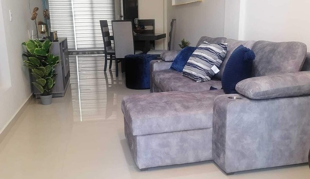 2br/2ba Condo a block from the beach-Great place to stay!