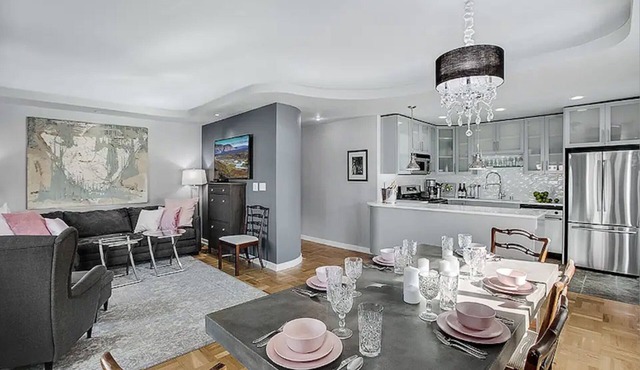 2BR, 2BA Cozy, Central, Downtown Convention Center