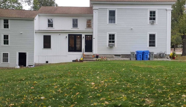 2BR/2BA in a Duplex; Private entry & free parking; Downtown Holliston