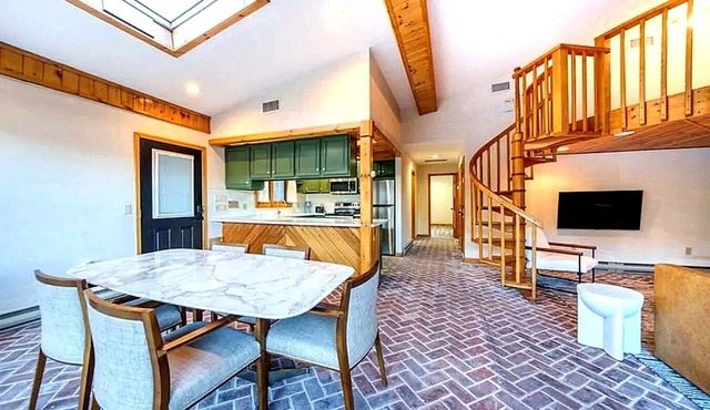 2BR/2BA Suite + Loft · Full Kitchen · Fireplace · Private Deck · Sleeps 6+
